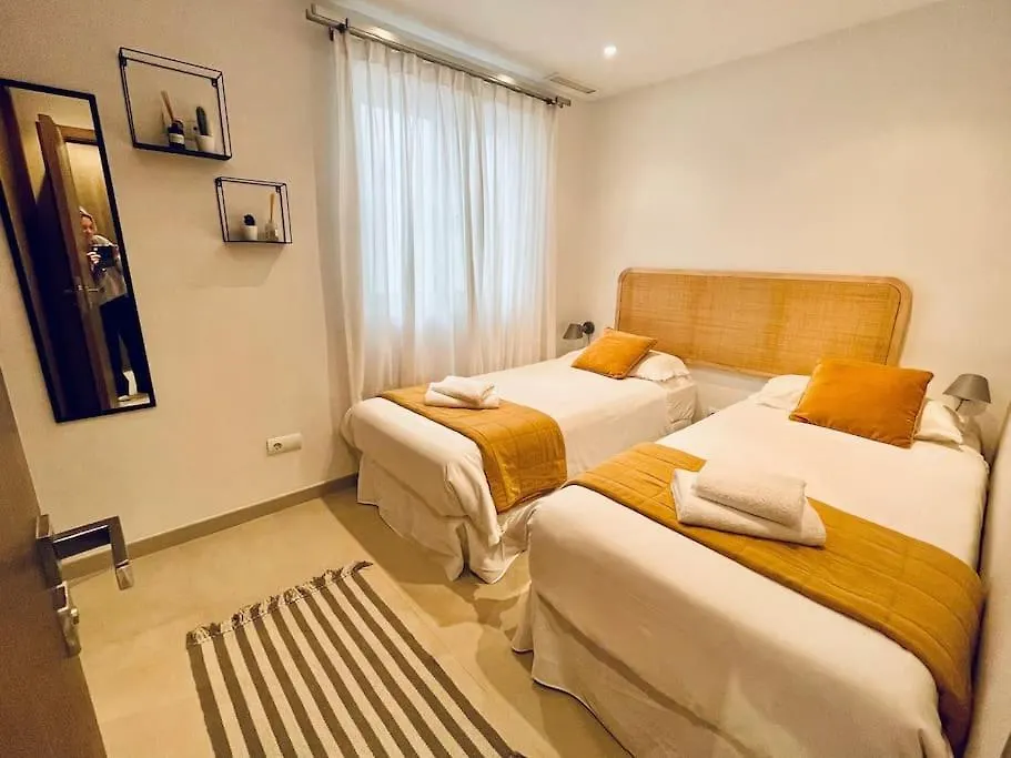 טורגואדיארו Coastal Comfort - Puerto Sotogrande - With Parking Space דירה