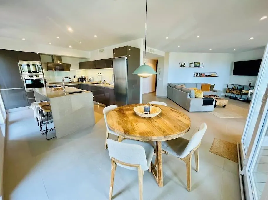 Coastal Comfort - Puerto Sotogrande - With Parking Space Torreguadiaro